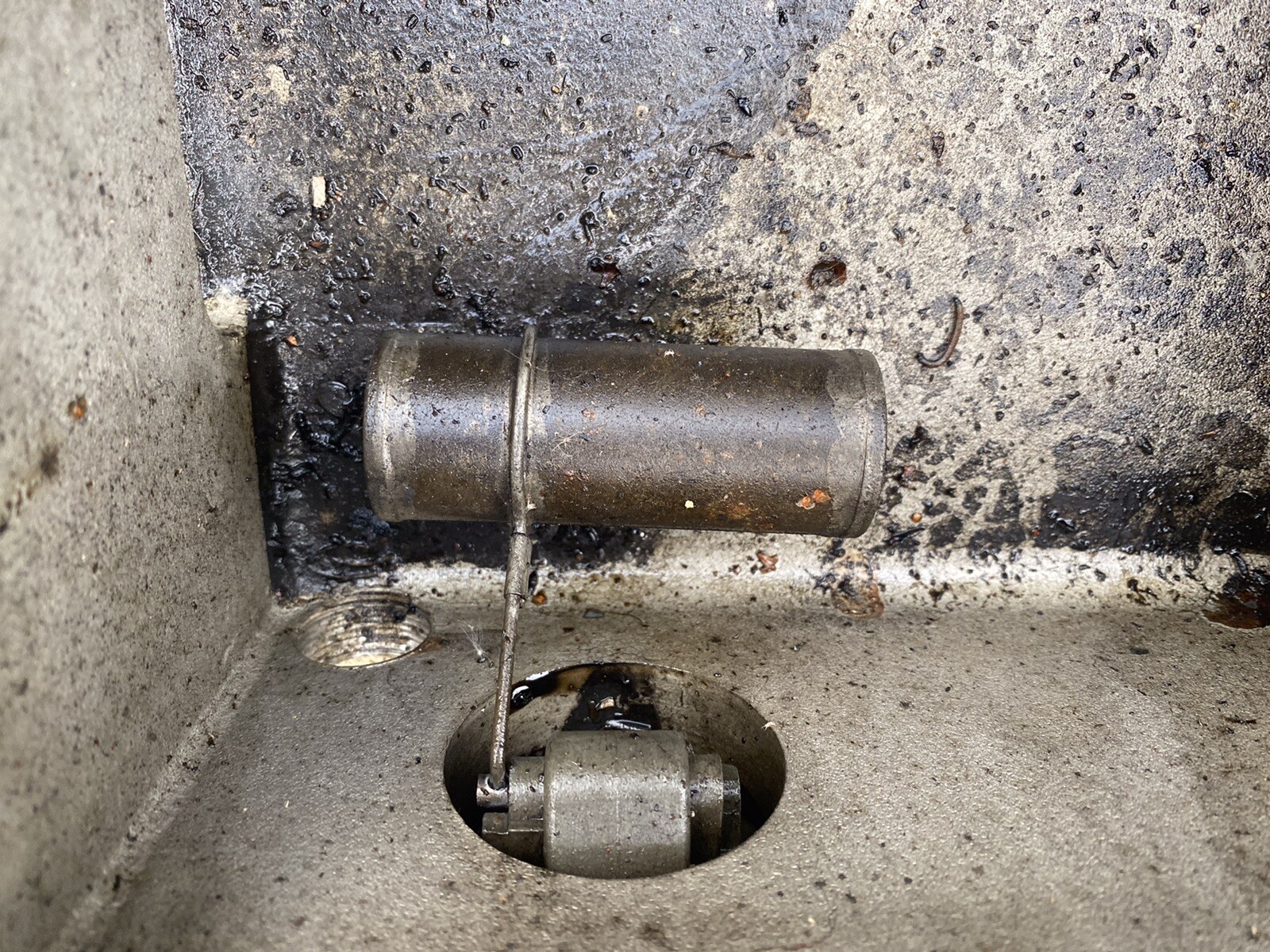 Bentley MKVI, R-Type, Rolls-Royce Wraith or Dawn 1946-55 Sump Pan + Oil Level Sender - Image 8