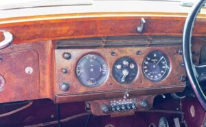B252WHdash7